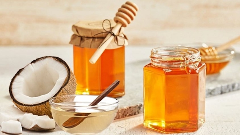 Coconut-Oil-and-Honey-Mask