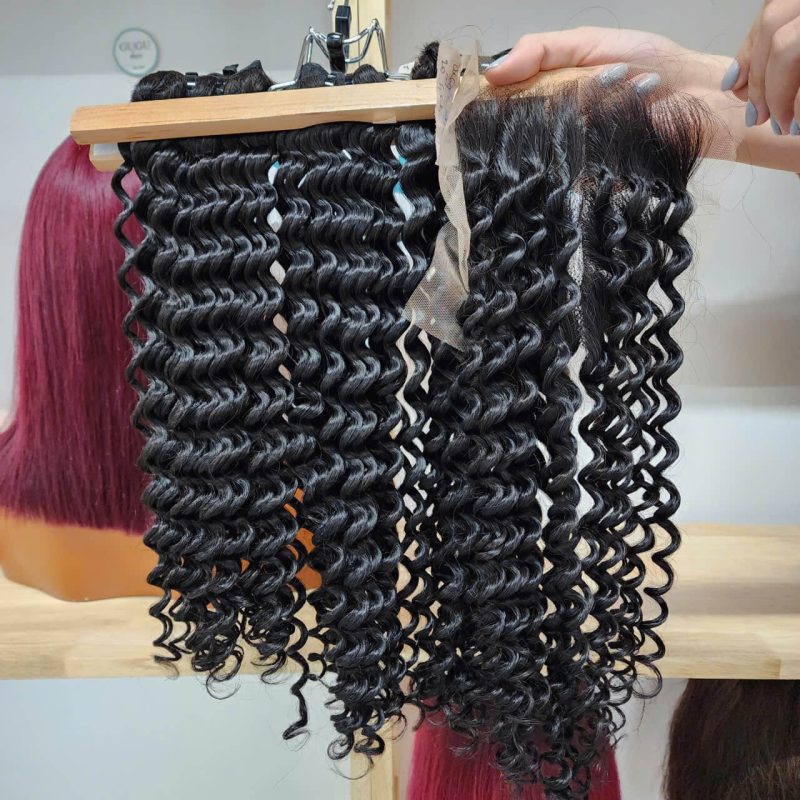 100% Vietnamese human hair bundle weft water curly extensions.