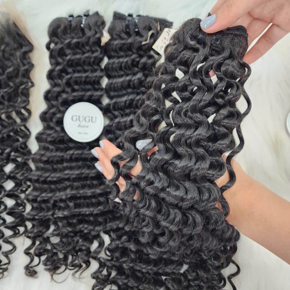 100% Vietnamese human hair bundle weft water curly extensions.