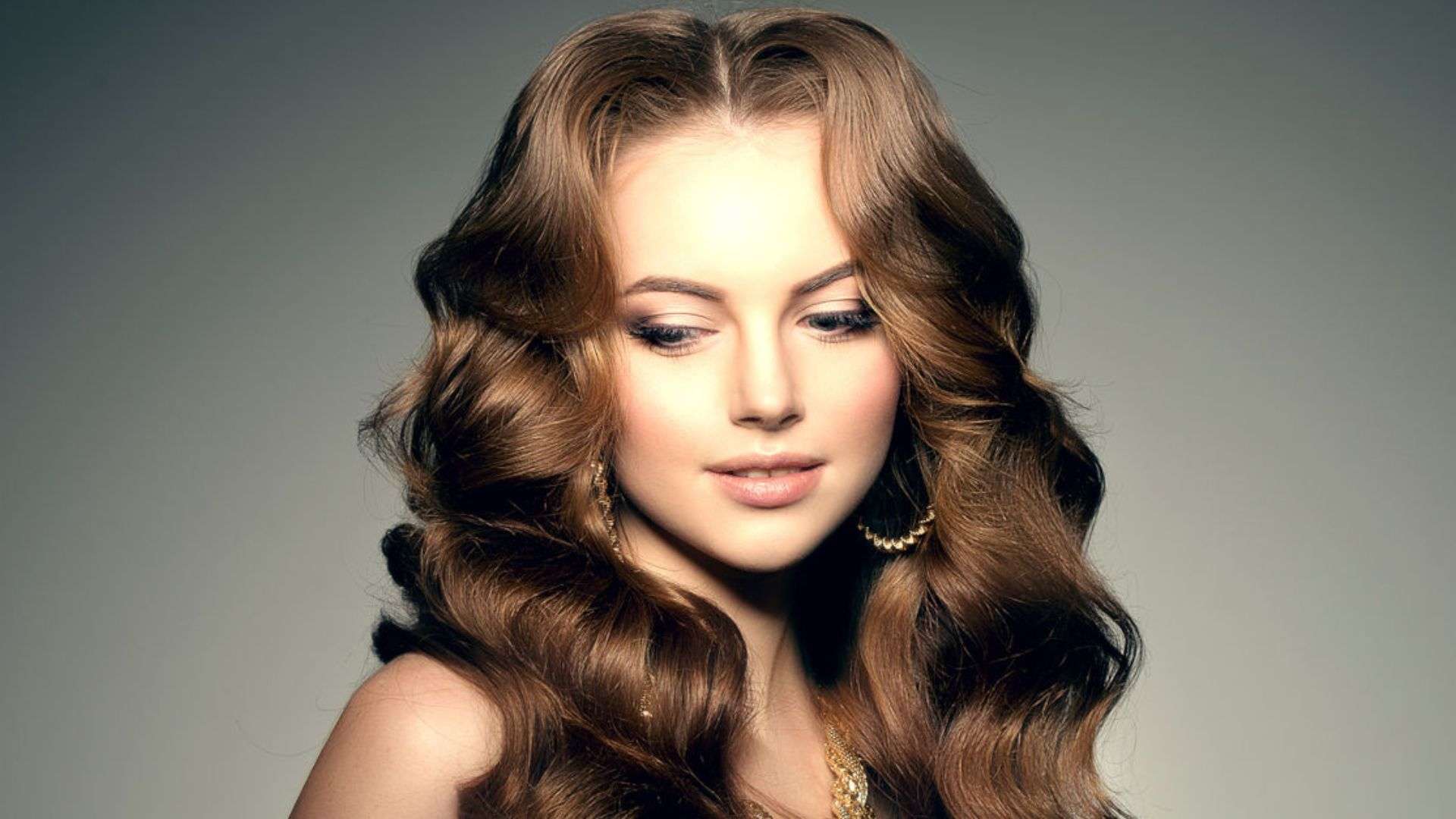 Wavy Clip-In Hair Extensions – Instant Volume, Natural Movement & Easy Glam 1 Why Wavy Clip In Hair Extensions Are Trending in 2025