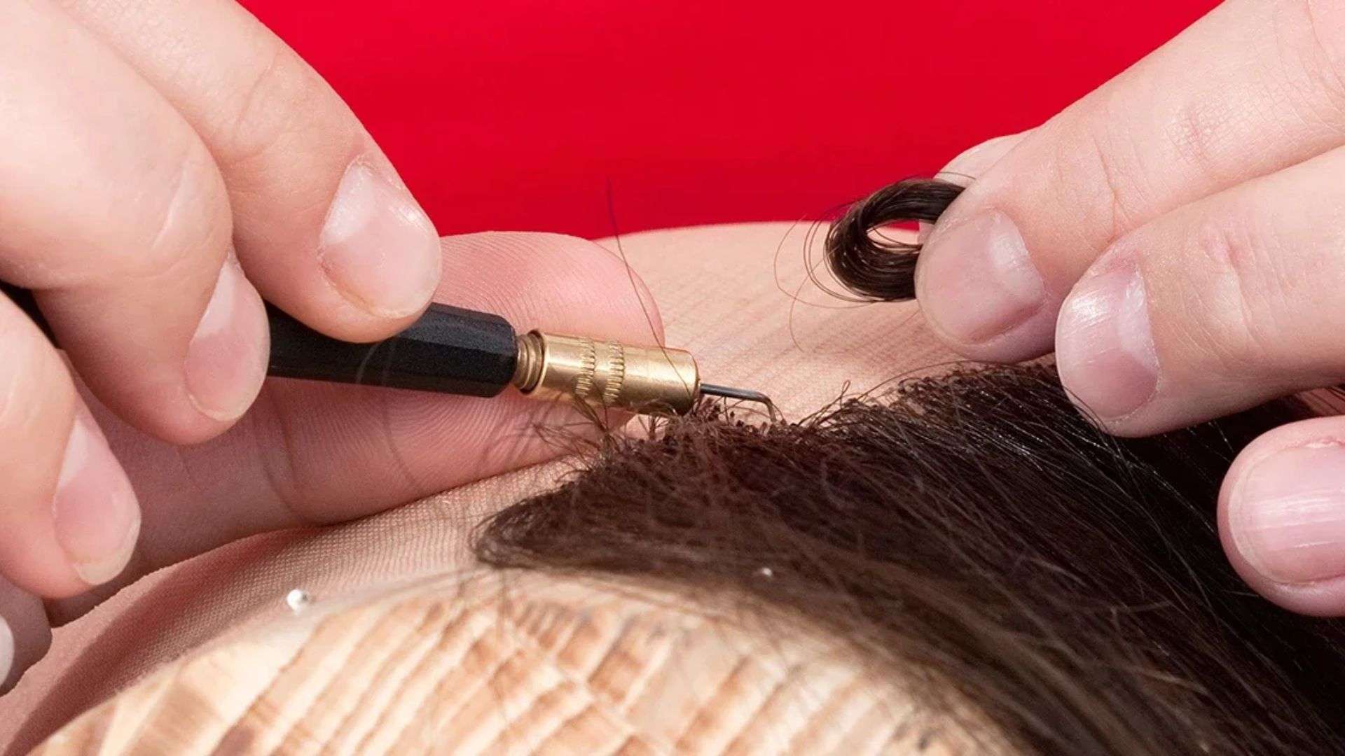 What Should I Do If My Wig Feels Itchy? Causes, Solutions & Expert Tips 7 How Wig Quality Affects Scalp Comfort