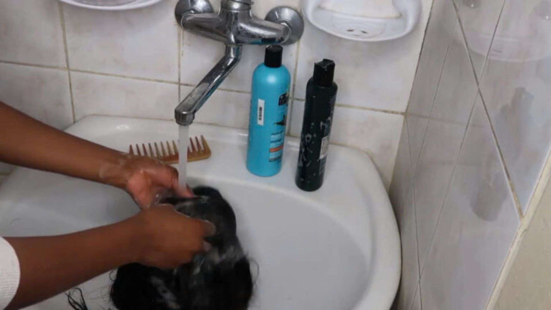 How to Wash a Wig