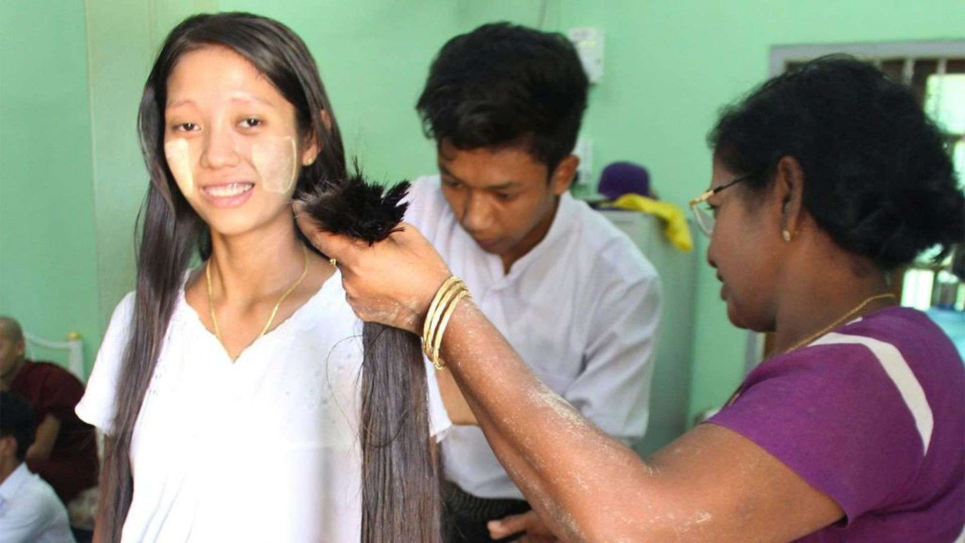 Which Country Has the Best Bone Straight Hair? 8 Sleek raw Burmese hair bundles displaying a natural sheen